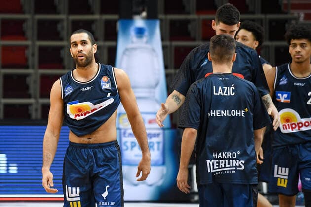 Elias Lasisi (HAKRO Merlins Crailsheim) ist enttaeuscht ueber die Niederlage, GER, MHP Riesen Ludwigsburg vs. HAKRO Merlins Crailsheim, 06.12.2020, 5. Spieltag easycredit Basketball Bundesliga, Spielzeit 2020 2021. GER, MHP Riesen Ludwigsburg vs. HAKRO Merlins Crailsheim, 06.12.2020, 5. Spieltag easycredit Basketball Bundesliga, Spielzeit 2020 2021. Ludwigsburg Copyright: xMemmlerx Eibner-Pressefotox EP_mmr