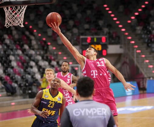 Anthony DiLeo Telekom Baskets Bonn vs. EWE Baskets Oldenburg easyCredit BBL 1. Bundesliga , Saison 2020 2021 , 5. Spieltag