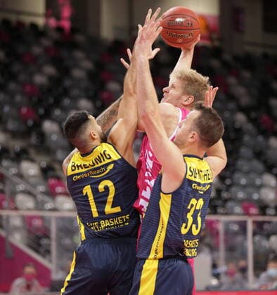 Benjamin Lischka Telekom Baskets Bonn vs. EWE Baskets Oldenburg easyCredit BBL 1. Bundesliga , Saison 2020 2021 , 5. Spieltag
