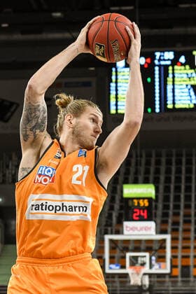 GER, BBL, ratiopharm ulm vs RASTA Vechta 06.12.2020, ratiopharm arena, Neu-Ulm, GER, BBL, ratiopharm ulm vs RASTA Vechta, im Bild Dylan Osetkowski (Ulm, 21)