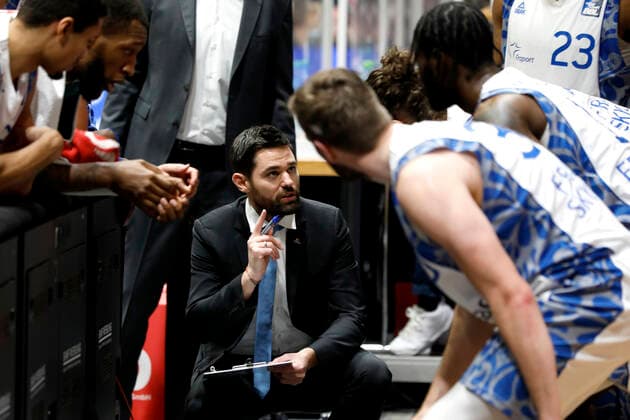 06.12.2020, easyCredit Basketball Bundesliga, BBL, Saison 2020 2021, Herren, Chemnitz Niners - Fraport Skyliners Frankfurt Sebastian Gleim (Headcoach), Fraport Skyliner Frankfurt Chemnitz Messe Chemnitz Sachsen Germany