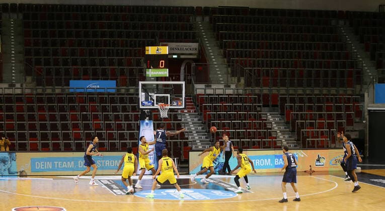 Sport Bilder des Tages Ludwigsburg , Basketball easyCredit BBL Bundesliga , MHP RIESEN Ludwigsburg vs. HAKRO Merlins Crailsheim , Übersicht Geisterspiel Spielszene vor leerer Tribüne