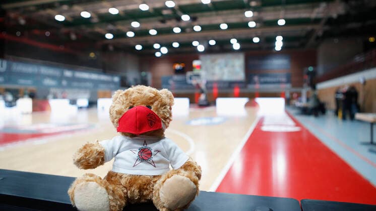 s.Oliver Wuerzburg vs. Basketball Loewen Braunschweig, Basketball, BBL Deutschland, Wuerzburg, s.Oliver Arena, 06.12.2020, emspor, emonline, despor, deonline, s.Oliver Wuerzburg vs. Basketball Loewen Braunschweig, Basketball, BBL Bild: v. li. Shorty YoungStar Editorial Use ONLY Wuerzburg s.Oliver Arena Bayern Deutschland