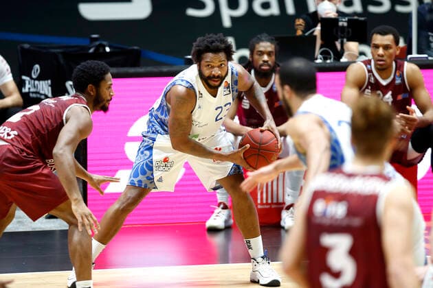 06.12.2020, easyCredit Basketball Bundesliga, BBL, Saison 2020 2021, Herren, Chemnitz Niners - Fraport Skyliners Frankfurt Quantez Robertson, Fraport Skyliner Frankfurt Chemnitz Messe Chemnitz Sachsen Germany
