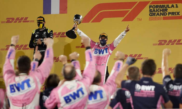 Motorsports: FIA Formula One World Championship, WM, Weltmeisterschaft 2020, Grand Prix of Sakhir Motorsports: FIA Formula One World Championship 2020, Grand Prix of Sakhir, 31 Esteban Ocon (FRA, Renault DP World F1 Team), 11 Sergio Perez (MEX, BWT Racing Point F1 Team),