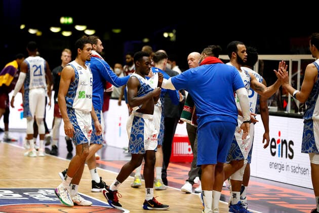 06.12.2020, easyCredit Basketball Bundesliga, BBL, Saison 2020 2021, Herren, Chemnitz Niners - Fraport Skyliners Frankfurt Jubel nach dem Sieg Chemnitz Messe Chemnitz Sachsen Germany