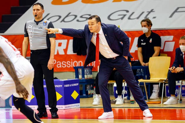 Headcoach Johan Roijakkers (Brose Bamberg) JobStairs Gießen 46ers - Brose Bamberg, easyCredit Basketball Bundesliga, Saison 2020-2021, 5. Spieltag, Gießen, Germany, 06.12.2020, - Copyright: DanielxLöb