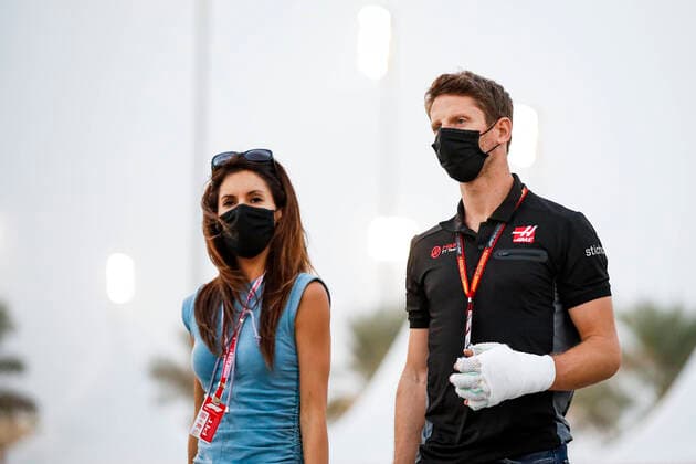 GROSJEAN Romain (fra), Haas F1 Team VF-20 Ferrari, arriving for the last time in the paddock with his wife Marion Jolles Grosjean during the Formula 1 Rolex Sakhir Grand Prix 2020, from December 4 to 6, 2020 on the Bahrain International Circuit, in Sakhir, Bahrain FORMULE 1 : Grand Prix de Sakhir - 06 12 20202 DPPI PANORAMIC  00120035__GDE0090