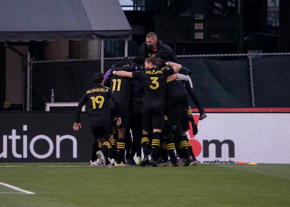 COLUMBUS, OH - DECEMBER 06: Columbus Crew SC celebrate a goal during the Eastern Conference Final between the Columbus Crew SC and the New England Revolution at MAPFRE Stadium in Columbus, Oho on December 6th, 2020. (Photo by Jason Mowry Icon Sportswire) SOCCER: DEC 06 MLS, Fussball Herren, USA Cup Playoffs Eastern Conference Final - New England Revolution at Columbus Crew Icon2012060020