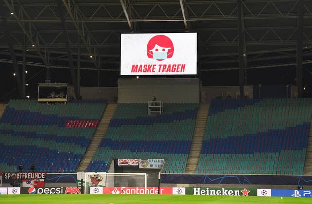 Fussball, Herren, Saison 2020 2021, UEFA Champions League (Gruppenphase, Gruppe H), RB Leipzig - Manchester United, ManU Anzeigetafel mit Hinweis zur Maskenpflicht, Maske tragen, 08.12. 2020, Copyright: xMatthiasxKochx