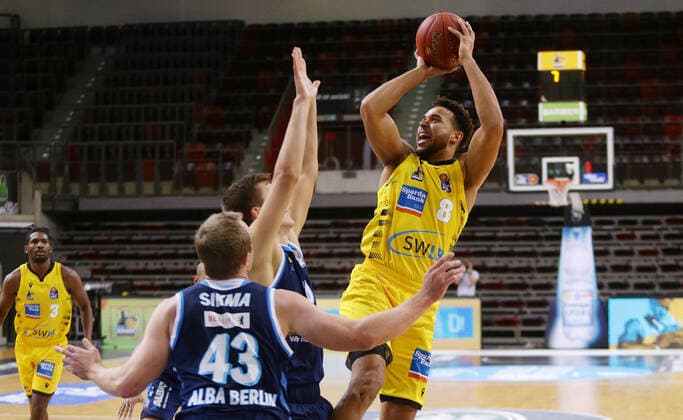 Ludwigsburg , Basketball easyCredit BBL Bundesliga , MHP RIESEN Ludwigsburg vs. Alba Berlin , Elias Harris ( Riesen )
