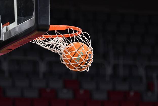 Sport Bilder des Tages BAMBERG 08.12.2020 --- Basketball ---- Champions League ---- 3. Spieltag: Brose Bamberg vs Pinar Karsiyaka Izmir Basketball Symbolbild --- Foto: Hans-Martin Issler isslerimages ---- Brose Bamberg vs Pinar Karsiyaka