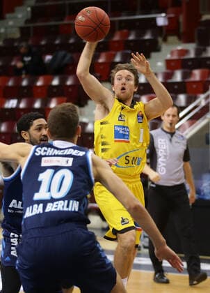 Ludwigsburg , Basketball easyCredit BBL Bundesliga , MHP RIESEN Ludwigsburg vs. Alba Berlin , Jordan Hulls ( Riesen )