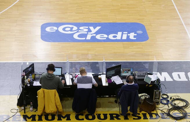 Ludwigsburg , Basketball easyCredit BBL Bundesliga , MHP RIESEN Ludwigsburg vs. Alba Berlin , TV Fernsehen , Kommentatoren am Spielfeld