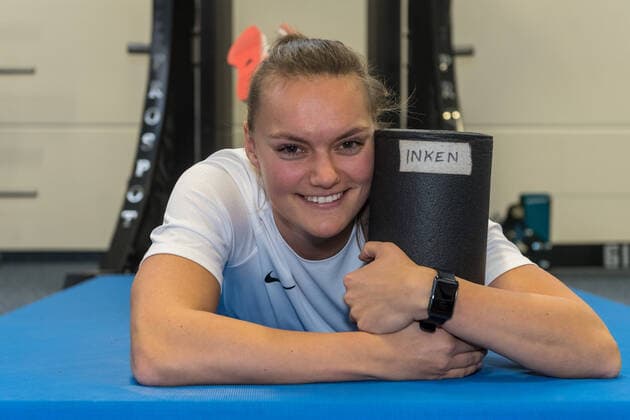 Fotoshootings der letzten Wochen SPORT Inken Henningsen (27, SV Halle) sattelt um vom Basketball zu den Bobanschieberinnen und trainiert bei der Leichtathletik Gruppe um Bundestrainer Wolfgang Kühne Halle Saale Sachsen-Anhalt Deutschland