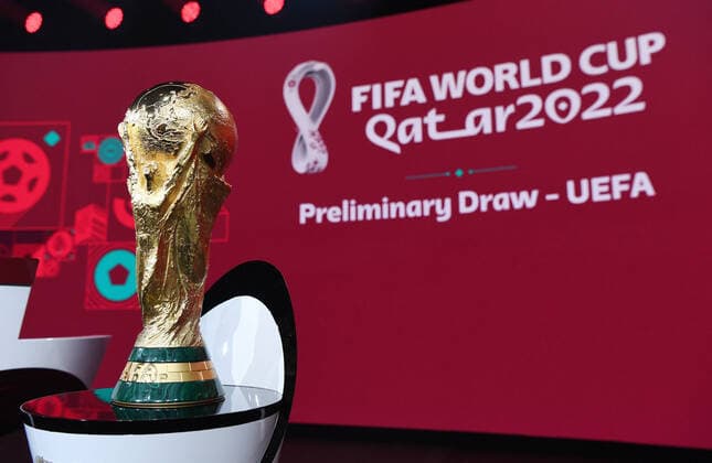 Fussball International 07.12.2020 UEFA-Vorrundenauslosung fuer die FIFA Fussball-Weltmeisterschaft Katar 2022 im Hallenstadion in Zuerich, WM Pokal *** Football International 07 12 2020 UEFA Preliminary Draw for the FIFA World Cup Qatar 2022 at the Hallenstadion in Zurich, World Cup