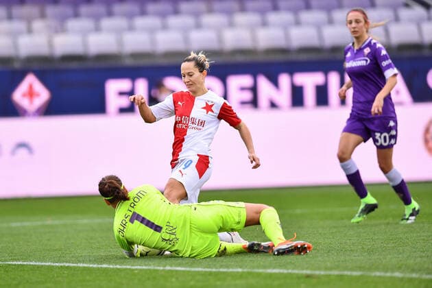 Stephanie Ohrstrom (Fiorentina Femminile) and Mia Persson (Slavia Praga) during Fiorentina Femminile vs Slavia Praga, UEFA Champions League Women football match in florence, Italy, December 10 2020  Copyright: xLM LisaxGuglielmix xIPAx xLivexMediax 0