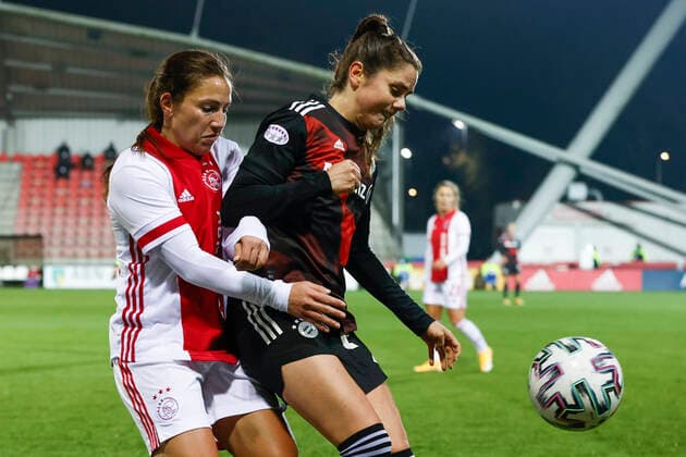 AMSTERDAM , 10-12-2020 , Sportpark de Toekomst , Dutch football , Champions League , season 2020 2021. (L-R) Ajax player Vanity Lewerissa and Bayern Munchen player Sarah Zadrazil during the match Ajax vs Bayern Munchen women Ajax - Bayern Munchen women  Copyright: ToonxDompeling