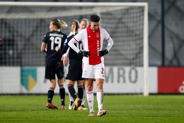 AMSTERDAM , 10-12-2020 , Sportpark de Toekomst , Dutch football , Champions League , season 2020 2021. Ajax player Kay Lee de Sanders dejected after the 1-3 during the match Ajax vs Bayern Munchen women Ajax - Bayern Munchen women  Copyright: ToonxDompeling