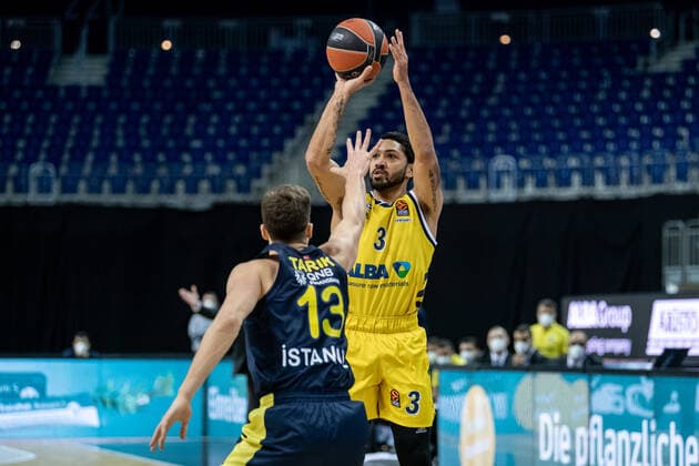 Basketball Berlin 10.12.2020 Saison 2020 2021 Euroleague Regular Season Vorrunde Alba Berlin vs Fenerbahce Beko Istanbul Peyton Siva (Alba Berlin, No.03) Biberovic