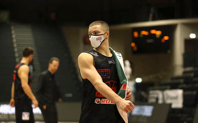 Verlierer Liam O Reilly ( Giessen ) Basketball Herren BBL am Do. 10.12.2020 Hamburg Towers - Giessen 46 ers 100 - 79