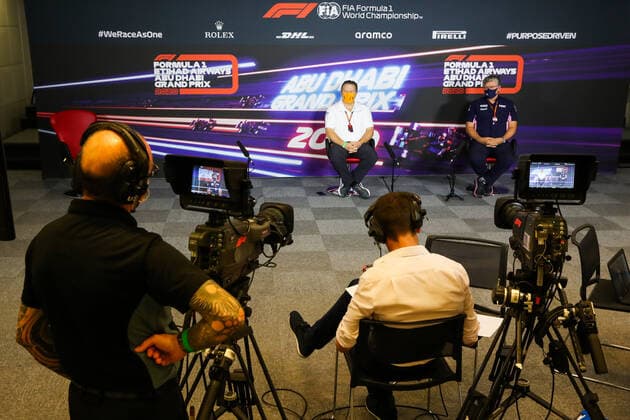 Motorsports: FIA Formula One World Championship, WM, Weltmeisterschaft 2020, Grand Prix of Abu Dhabi Motorsports: FIA Formula One World Championship 2020, Grand Prix of Abu Dhabi, Zak Brown (USA, McLaren F1 Team), Otmar Szafnauer (ROU, BWT Racing Point F1 Team),