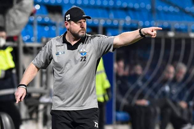 Steffen Baumgart (SC Paderborn 07) unzufrieden enttaeuscht niedergeschlagen frustriert, Gestik Geste gestikuliert 11.12.2020 Fussball, 2.Bundesliga, VfL Bochum vs. SC Paderborn 07, Vonovia Ruhrstadion, Bochum, DFB DFL REGULATIONS PROHIBIT ANY USE OF PHOTOGRAPHS AS IMAGE SEQUENCES AND OR QUASI-VIDEO