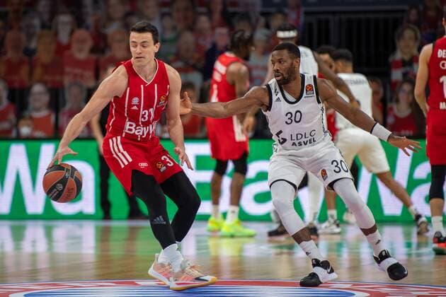 Zan Mark Sisko 31 (FC Bayern), Norris Cole 30 (Asvel Lyon Villeurbanne), FC Bayern Basketball vs. Asvel Villeurbanne, Basketball, Euroleague, 11.12.2020 Muenchen Bayern Deutschland