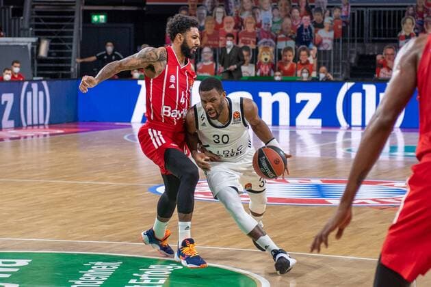 Norris Cole 30 (Asvel Lyon Villeurbanne), Sasha Grant 44 (FC Bayern), FC Bayern Basketball vs. Asvel Villeurbanne, Basketball, Euroleague, 11.12.2020 Muenchen Bayern Deutschland
