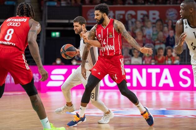 Antoine Diot 8 (Asvel Lyon Villeurbanne), Sasha Grant 44 (FC Bayern), FC Bayern Basketball vs. Asvel Villeurbanne, Basketball, Euroleague, 11.12.2020 Muenchen Bayern Deutschland