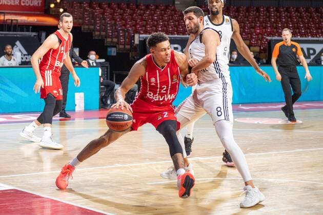 Wade Baldwin 2 (FC Bayern), Antoine Diot 8 (Asvel Lyon Villeurbanne), FC Bayern Basketball vs. Asvel Villeurbanne, Basketball, Euroleague, 11.12.2020 Muenchen Bayern Deutschland