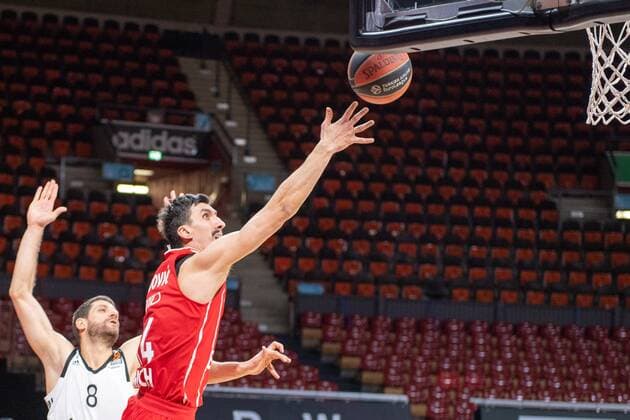 Nihad Djedovic 14 (FC Bayern), Antoine Diot 8 (Asvel Lyon Villeurbanne), FC Bayern Basketball vs. Asvel Villeurbanne, Basketball, Euroleague, 11.12.2020 Muenchen Bayern Deutschland