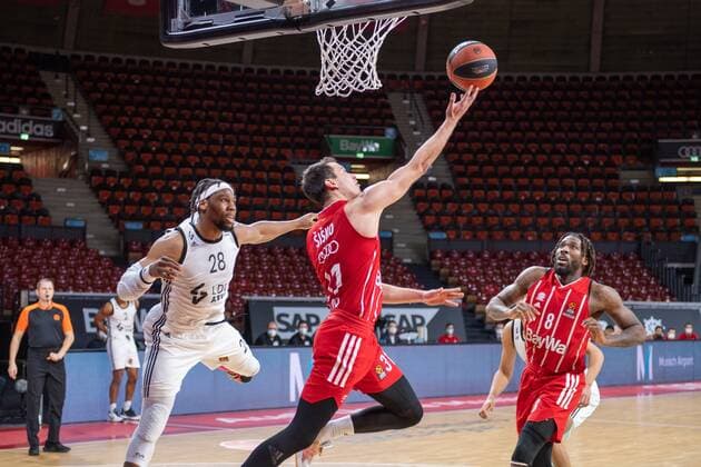 Guerschon Yabusele 28 (Asvel Lyon Villeurbanne), Zan Mark Sisko 31 (FC Bayern), FC Bayern Basketball vs. Asvel Villeurbanne, Basketball, Euroleague, 11.12.2020 Muenchen Bayern Deutschland