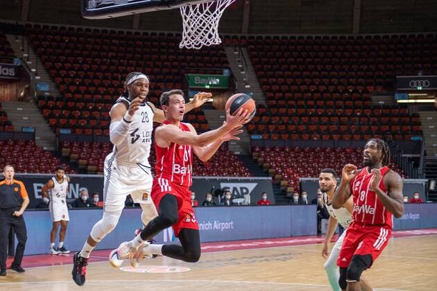Guerschon Yabusele 28 (Asvel Lyon Villeurbanne), Zan Mark Sisko 31 (FC Bayern), FC Bayern Basketball vs. Asvel Villeurbanne, Basketball, Euroleague, 11.12.2020 Muenchen Bayern Deutschland