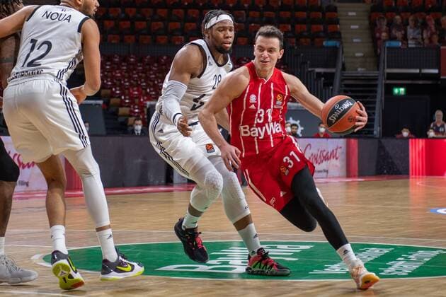 Guerschon Yabusele 28 (Asvel Lyon Villeurbanne), Zan Mark Sisko 31 (FC Bayern), FC Bayern Basketball vs. Asvel Villeurbanne, Basketball, Euroleague, 11.12.2020 Muenchen Bayern Deutschland