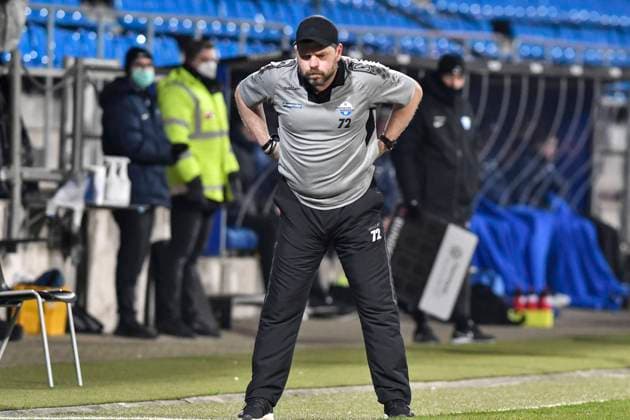 Steffen Baumgart (SC Paderborn 07) unzufrieden enttaeuscht niedergeschlagen frustriert, 11.12.2020 Fussball, 2.Bundesliga, VfL Bochum vs. SC Paderborn 07, Vonovia Ruhrstadion, Bochum, DFB DFL REGULATIONS PROHIBIT ANY USE OF PHOTOGRAPHS AS IMAGE SEQUENCES AND OR QUASI-VIDEO