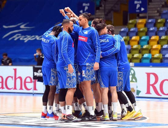 12.12.2020, xhbx, Basketball BBL Bundesliga, Frankfurt Skyliners - MHP Riesen Ludwigsburg emspor, v.l. Spieler, Mannschaft von Frankfurt Skyliners (DFL DFB REGULATIONS PROHIBIT ANY USE OF PHOTOGRAPHS as IMAGE SEQUENCES and or QUASI-VIDEO) Frankfurt am Main