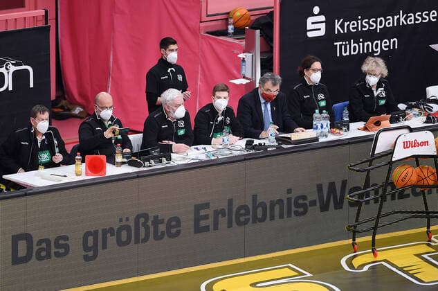 Basketball 2. Bundesliga 2020 2021 11. Spieltag 12.12.2020 Tigers Tuebingen - Artland Dragons Kampfgericht mit ehrenamtlichen Hlefern der Tigers Tuebingen