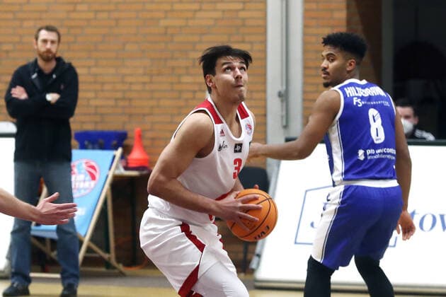 Rheinstars Köln vs. Eintracht Stahnsdorf Basketball BARMER 2. Basketball Bundesliga ProB Yannick Kneesch (Rheinstars), 12.12.2020
