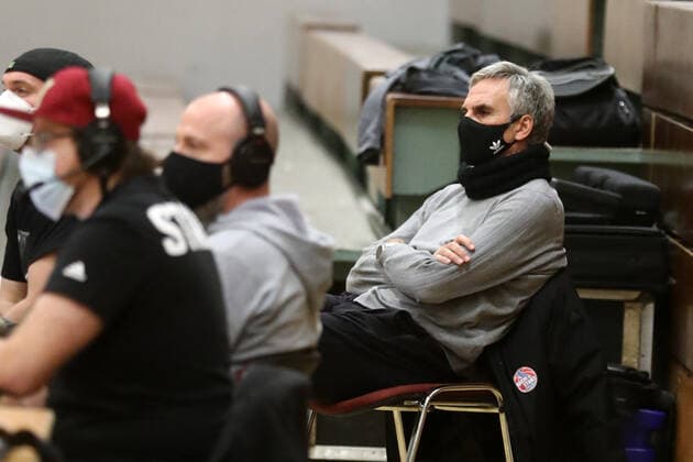 Rheinstars Köln vs. Eintracht Stahnsdorf Basketball BARMER 2. Basketball Bundesliga ProB rechts: Stephan Baeck (Rheinstars) 12.12.2020