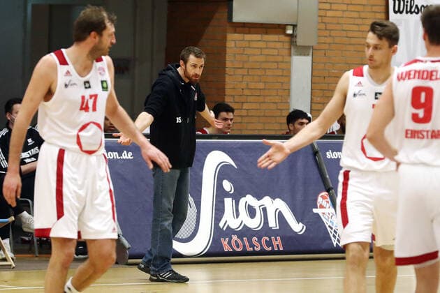 Rheinstars Köln vs. Eintracht Stahnsdorf Basketball BARMER 2. Basketball Bundesliga ProB Mitte: Trainer Johannes Strasser (Rheinstars) 12.12.2020