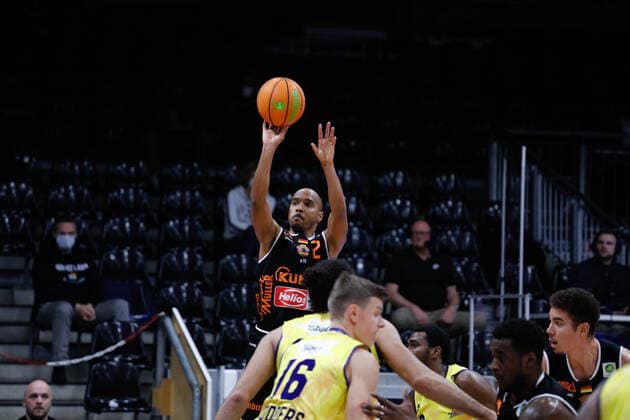 Chris Frazier (wiha Panthers Schwenningen, 02) Phoenix Hagen vs. wiha Panthers Schwenningen, Basketball, 2. Bundesliga, 11. Spieltag, 2020 2021, 12.12.2020, Phoenix Hagen vs. wiha Panthers Schwenningen, Basketball, 2. Bundesliga, 11. Spieltag, 2020 2021, 12.12.2020 Hagen Copyright: xJulianxMeusel Eibner-Pressefotox EP_JML