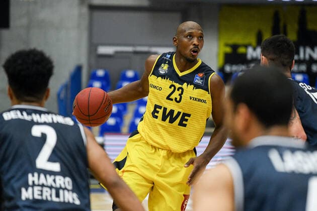 Topscorer Rickey Paulding (EWE Baskets Oldenburg) am Ball, GER, HAKRO Merlins Crailsheim vs. EWE Baskets Oldenburg, 12.12.2020, 6. Spieltag easycredit Basketball Bundesliga, Spielzeit 2020 2021. GER, HAKRO Merlins Crailsheim vs. EWE Baskets Oldenburg, 12.12.2020, 6. Spieltag easycredit Basketball Bundesliga, Spielzeit 2020 2021. Crailsheim Copyright: xMemmlerx Eibner-Pressefotox EP_mmr