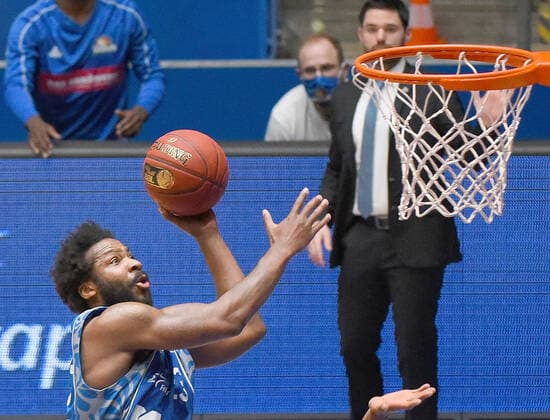 12.12.2020, xhbx, Basketball BBL Bundesliga, Frankfurt Skyliners - MHP Riesen Ludwigsburg emspor, v.l. Quantez Robertson (Fraport Skyliners Frankfurt) (DFL DFB REGULATIONS PROHIBIT ANY USE OF PHOTOGRAPHS as IMAGE SEQUENCES and or QUASI-VIDEO) Frankfurt am Main