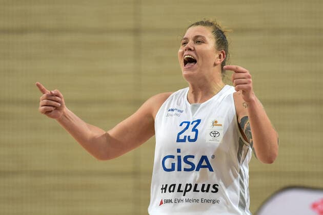 Halle, Deutschland 12. Dezember 2020: 1.BBL - Damen - 2020 2021 - Gisa Lions SV Halle vs. Xcyde Angels Noerdlingen Klaudia Grudzien (Halle) Erdgas Sportarena Sachsen Anhalt Copyright: xFotostandx xxBallaschx