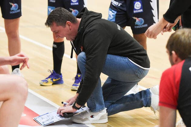 Halle, Deutschland 12. Dezember 2020: 1.BBL - Damen - 2020 2021 - Gisa Lions SV Halle vs. Xcyde Angels Noerdlingen Trainer Ajtony Imreh (Noerdlingen) Erdgas Sportarena Sachsen Anhalt Copyright: xFotostandx xxBallaschx