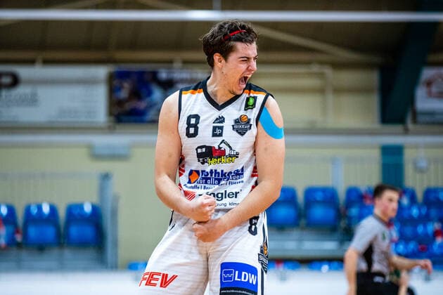 Nemanja Nadjfeji ( 8 BSW Sixers) waehrend der Saison 2020-21 (Herren) in der Barmer Bundesliga ProB zwischen BSW Sixers und ART Giants Düsseldorf in der Ballsporthalle Sandersdorf am 12. December 2020 in Sandersdorf, Sachsen Anhalt, Deutschland