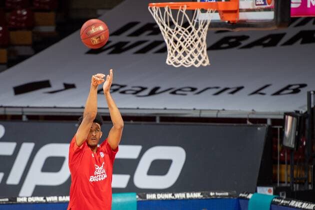 Jason George 1 (FC Bayern), Warmup, FC Bayern Basketball vs. Giessen 46ers, BBL, 13.12.2020 Muenchen Bayern Deutschland