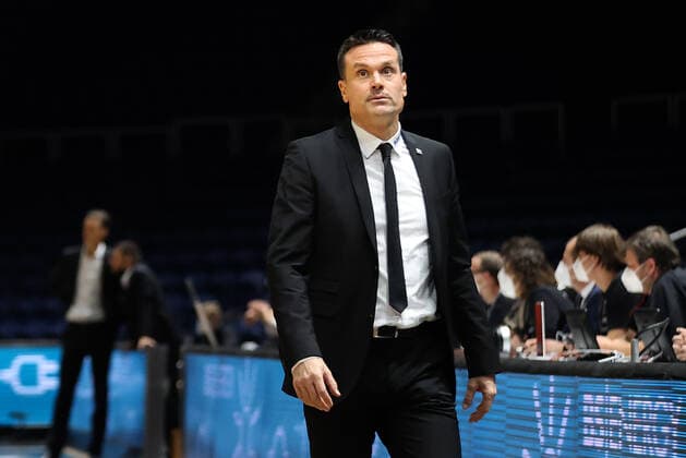 Headcoach Raoul Korner (medi Bayreuth) enttaeuscht