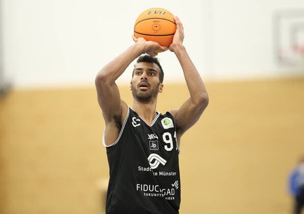 ProB BARMER 2. Basketball Bundesliga, Gruppe Nord, 9. Spieltag, ETV Hamburg - WWU Baskets Münster (72:105), ADAM TOURAY (Münster). Eimsbüttel Hamburg